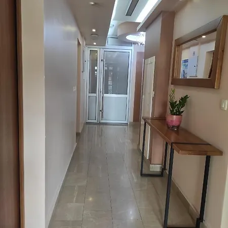 Apartamento Cozy K With Kitchen & Wifi In Heart Of *