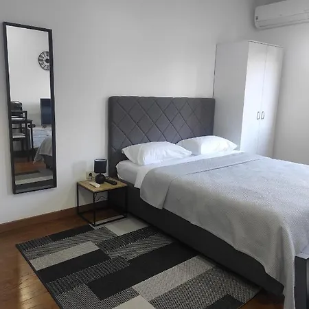 Cozy K With Kitchen & Wifi In Heart Of * Podgorica