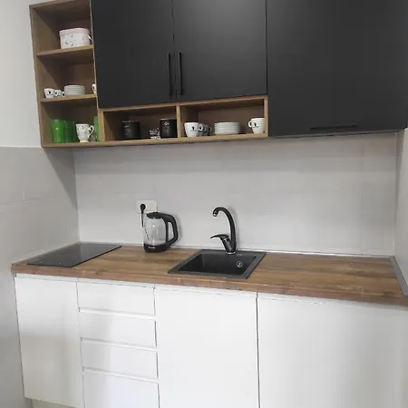 Apartamento Cozy K With Kitchen & Wifi In Heart Of