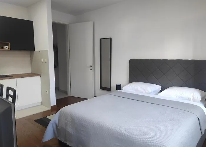 Apartamento Cozy K With Kitchen & Wifi In Heart Of *