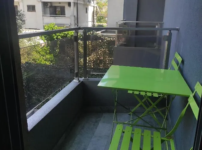 Cozy K With Kitchen & Wifi In Heart Of Apartamento